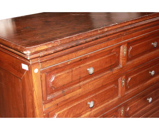 Canterano italiano del 1600 in legno di noce