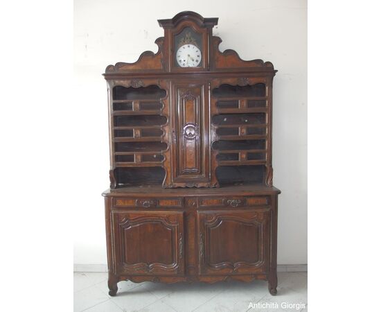 CREDENZA A DUE PORTE CON ALZATA E OROLOGIO STILE PROVENZALE (PIATTAIA)