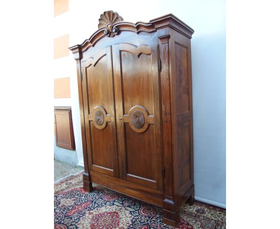 ARMADIO IN NOCE PIEMONTESE A DUE PORTE EPOCA PRIMI 800 RESTAURATO cm L 161xP56xH254