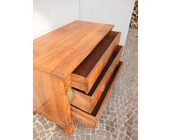 Empire style walnut veneered chest of drawers, France, cm L 123x62xH92