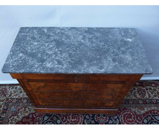 SMALL RESTORED LOUIS PHILIPPE WALNUT BURL CHEST OF DRAWERS