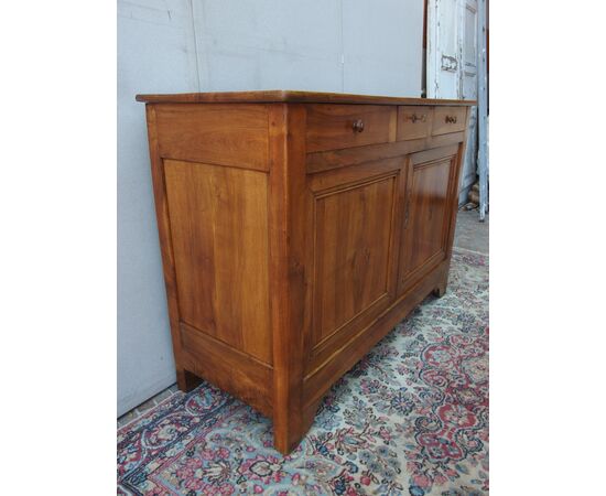 Restored 19th-century walnut sideboard with two doors and three drawers, dimensions: L150xW54xH103 cm