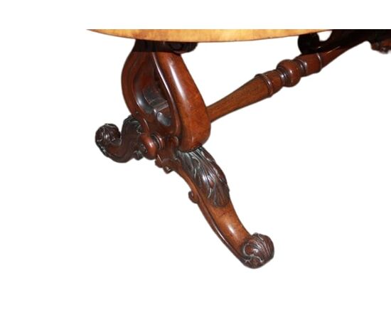 Tavolino da salotto inglese della seconda metà del 1800 in legno di noce