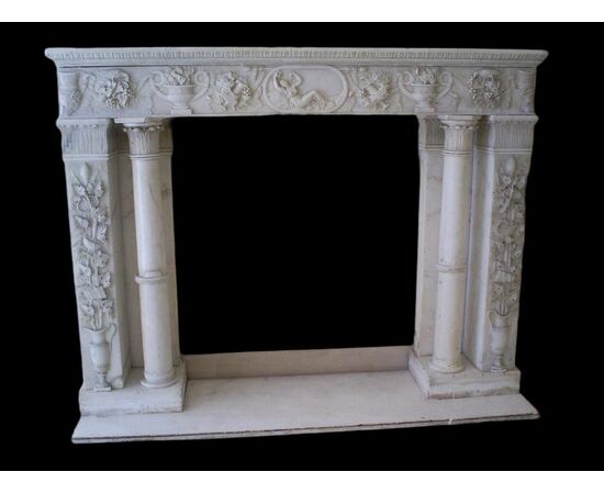 Important fireplace in white Carrara marble, antique fireplaces