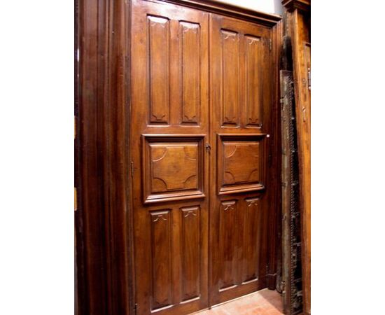 stip118 cupboard in walnut paneled mis. cm140 xh 242cm