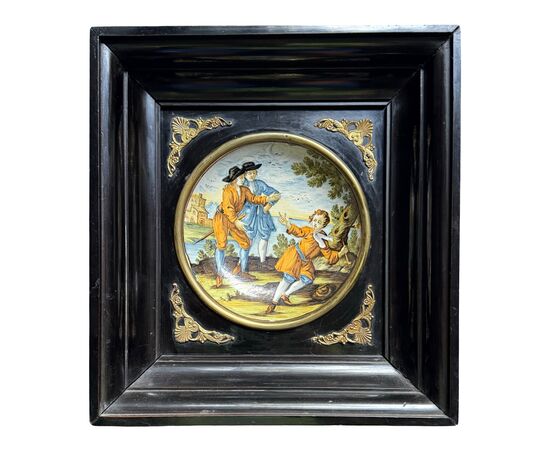 Majolica plate decorated with figures. Made in Castelli d’Abruzzo.