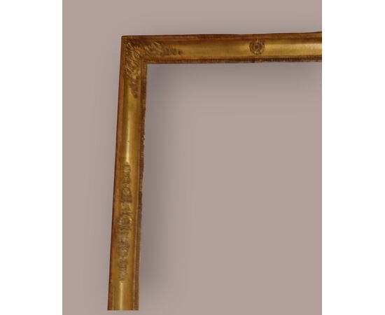 Empire Frame