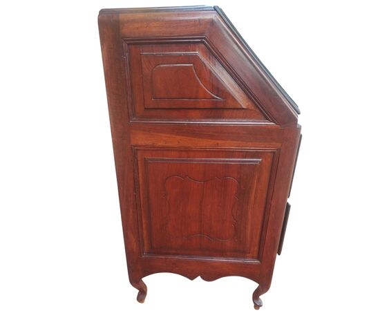 Precious and unique Louis XV Parmigiana walnut flap desk