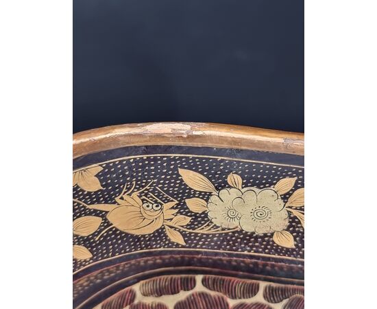 Hand-painted oriental lacquer tray with genre scenes, late 19th – early 20th century
