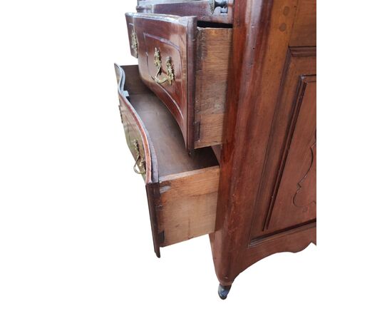 Precious and unique Louis XV Parmigiana walnut flap desk