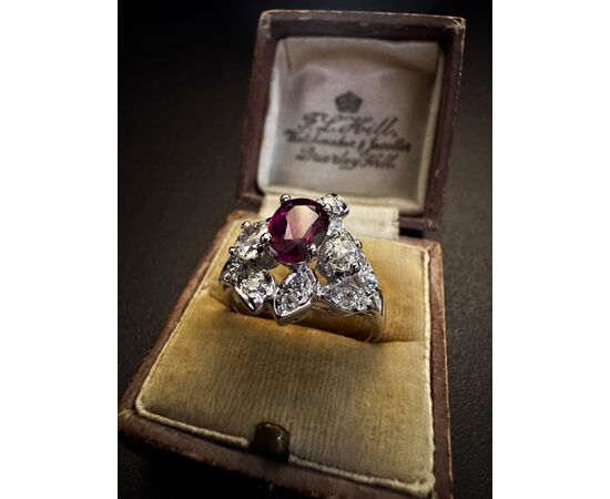 Anello  con  Rubino  e  Diamanti