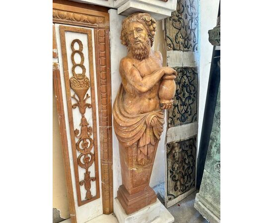 
Grande Camino in Marmi Policromi con Cariatidi, XIX Secolo
