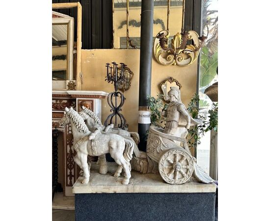 
Rara Coppia di Sculture in Marmo Bianco, Bighe Romane, XIX Secolo