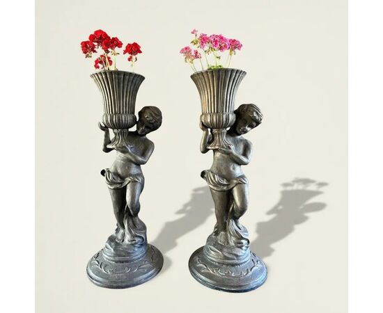 
Coppia Fioriere in Ghisa con Putti