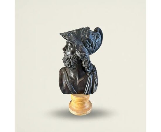 
Busto in Bronzo di Menelao, su colonna in marmo verde del XIX Secolo
