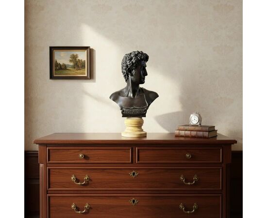 
Busto in Bronzo 'Davide' con Base in Marmo, su colonna in marmo verde, XIX Secolo