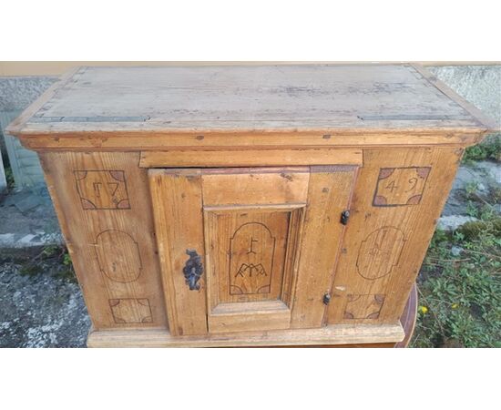 Mountain cabinet