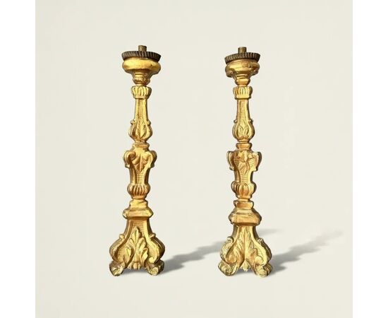 
Coppia di Torcieri in Legno Dorato, XIX Secolo