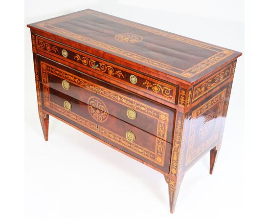 Rosewood veneered chest of drawers with boxwood, rosewood and stained maple inlays, Lombardy, late 18th century