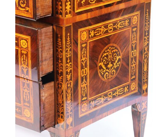 Rosewood veneered chest of drawers with boxwood, rosewood and stained maple inlays, Lombardy, late 18th century