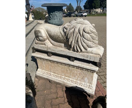 Pair of monumental marble lion statues