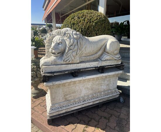 Pair of monumental marble lion statues