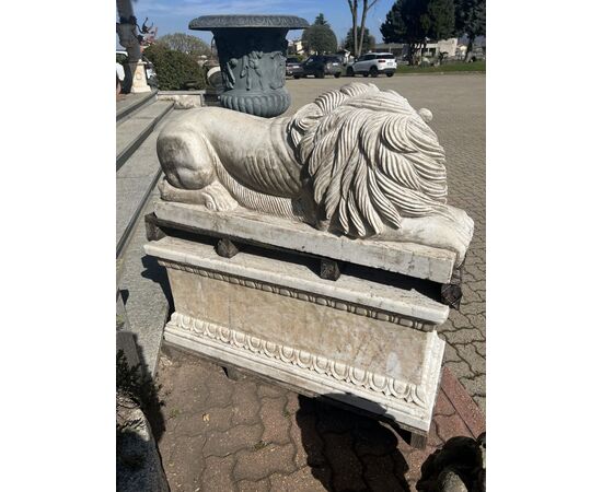 Pair of monumental marble lion statues