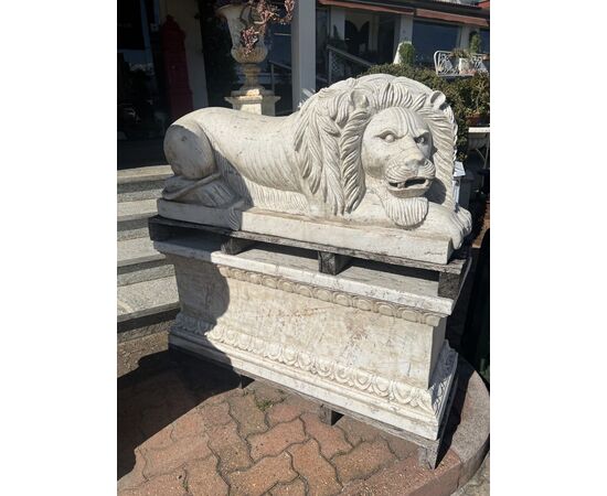Pair of monumental marble lion statues