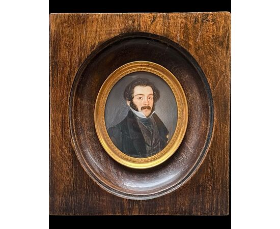 Ivory miniature depicting a male character.