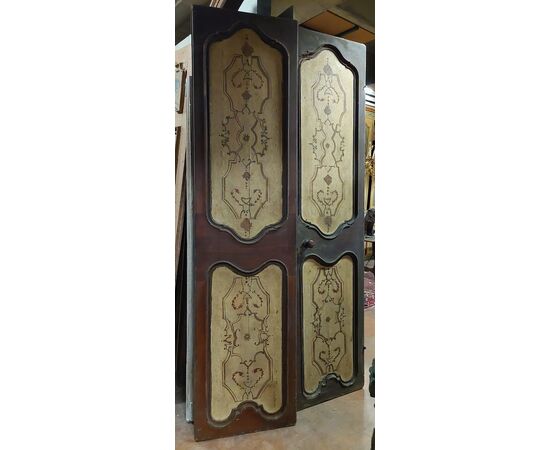PTL598 - Porta laccata e dipinta, bifacciale, epoca '700, misure cm L 130 x H 257 x P 5