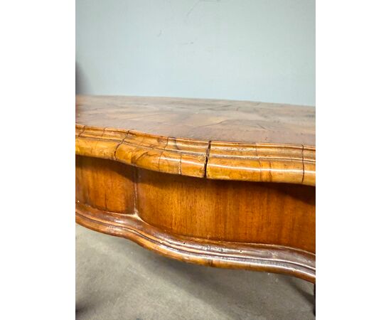 Antique 1940s Baroque style living room/smoking table in walnut and burr walnut, 55x80x50cm