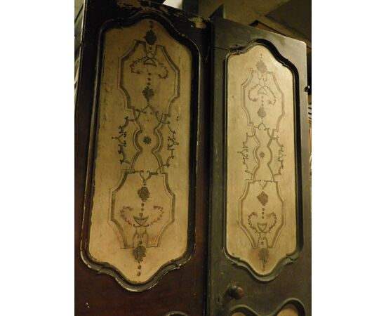 PTL598 - Porta laccata e dipinta, bifacciale, epoca '700, misure cm L 130 x H 257 x P 5