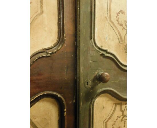 PTL598 - Porta laccata e dipinta, bifacciale, epoca '700, misure cm L 130 x H 257 x P 5