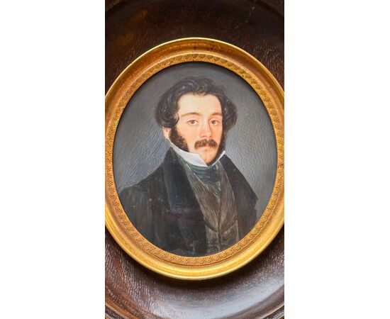 Ivory miniature depicting a male character.