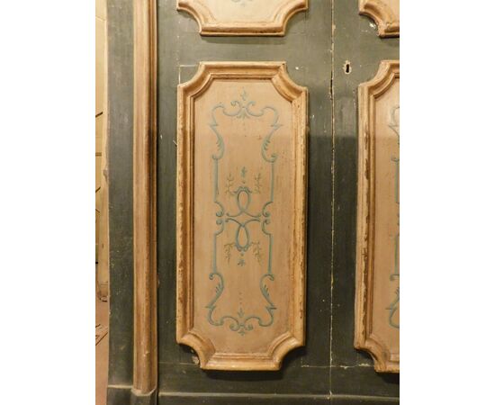 PTL501 - Lacquered double-leaf door with frame, 18th century, clear opening dimensions cm W 100 x H 212