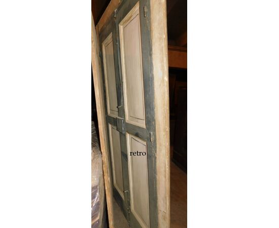 PTL501 - Lacquered double-leaf door with frame, 18th century, clear opening dimensions cm W 100 x H 212