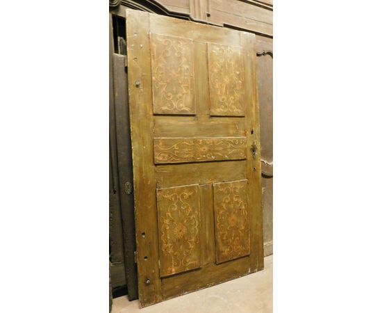 PTL429 - Lacquered door with painted panels, 17th century, dimensions cm W 106 x H 204