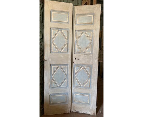 PTL619 - Lacquered door, two leaves, 18th century, dimensions cm W 121 x H 250