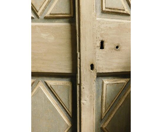 PTL619 - Lacquered door, two leaves, 18th century, dimensions cm W 121 x H 250