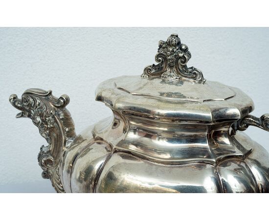 Servizio in argento antico stile Impero Napoletano appartenente alla prima metà del XX secolo.