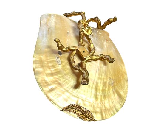 Centrotavola Decorativo con Nettuno in Bronzo Dorato e Madreperla - XIX Secolo