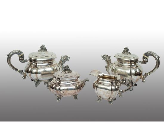 Antique silver service in the Neapolitan Empire style, dating from the first half of the 20th century.