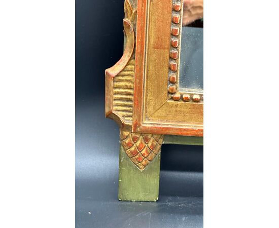 Specchio da Parete in Legno Dorato con Decoro Floreale – Napoleone III.