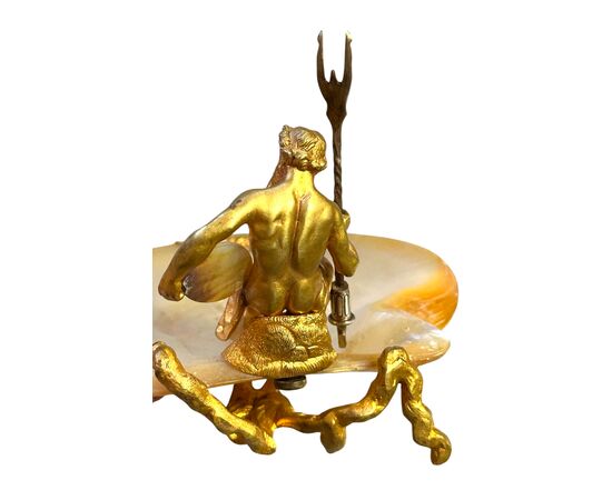 Centrotavola Decorativo con Nettuno in Bronzo Dorato e Madreperla - XIX Secolo
