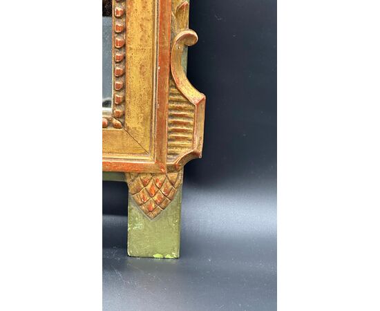 Specchio da Parete in Legno Dorato con Decoro Floreale – Napoleone III.