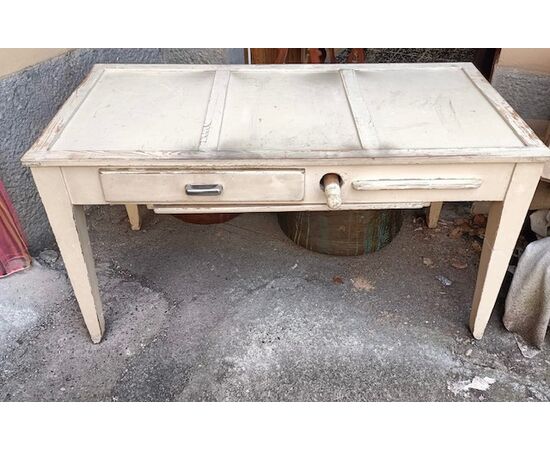 Kitchen table