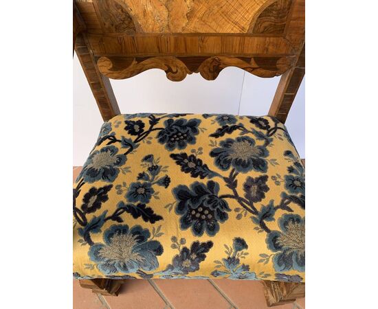 Carved, veneered and inlaid wooden armchair. Italy, 17th-18th century.