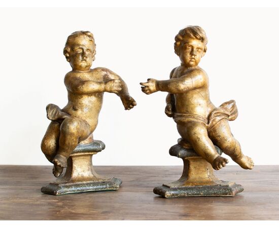 Coppia di putti in legno dorato e laccato – Lombardia, fine XVII secolo