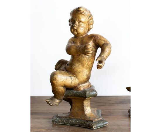 Coppia di putti in legno dorato e laccato – Lombardia, fine XVII secolo