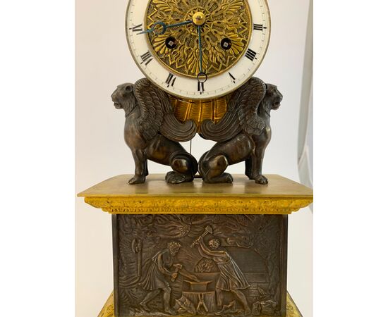 OROLOGIO DA TAVOLO A PENDOLO NAPOLEONE PRIMA META' DEL XIX SECOLO